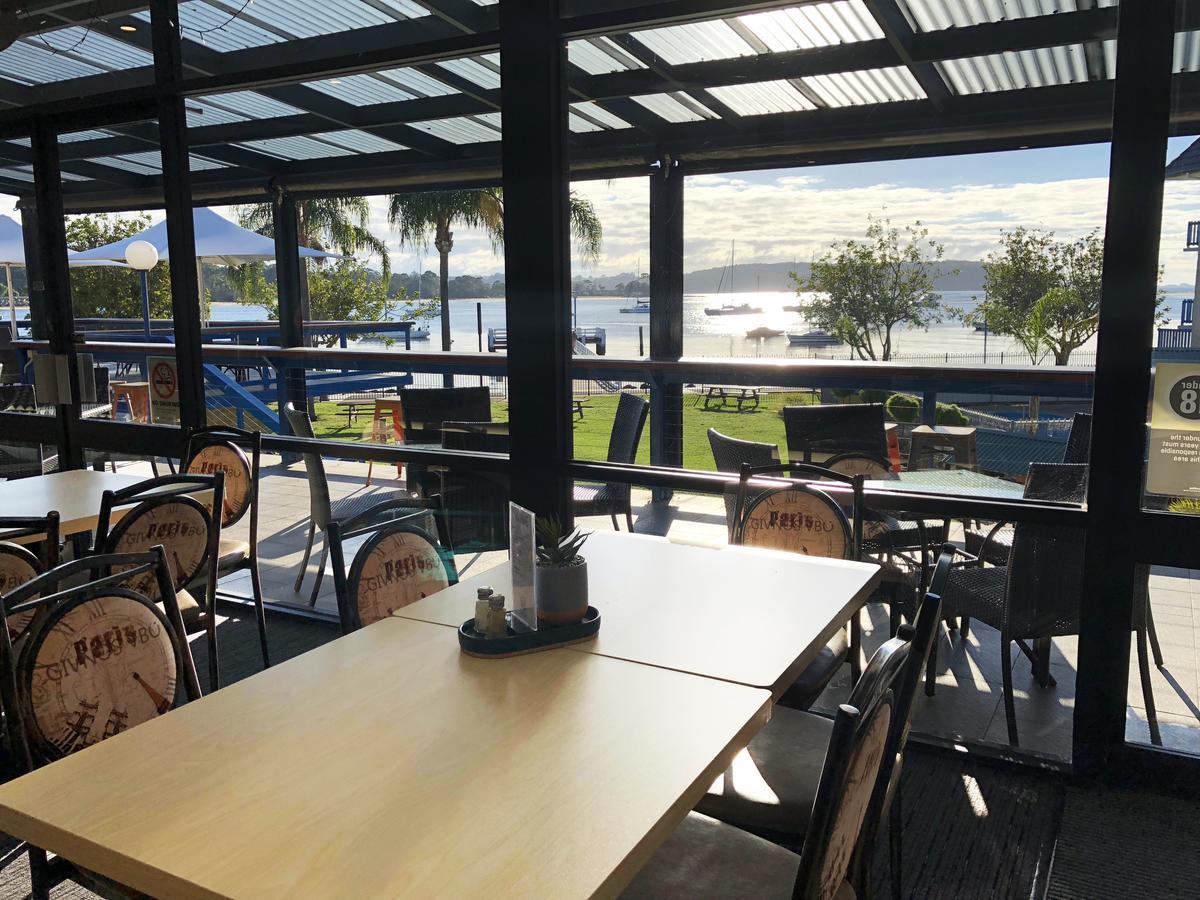 Motel Mariners On The Waterfront Batemans Bay Exterior foto