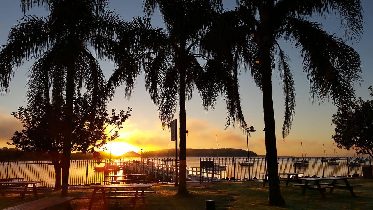 Motel Mariners On The Waterfront Batemans Bay Exterior foto